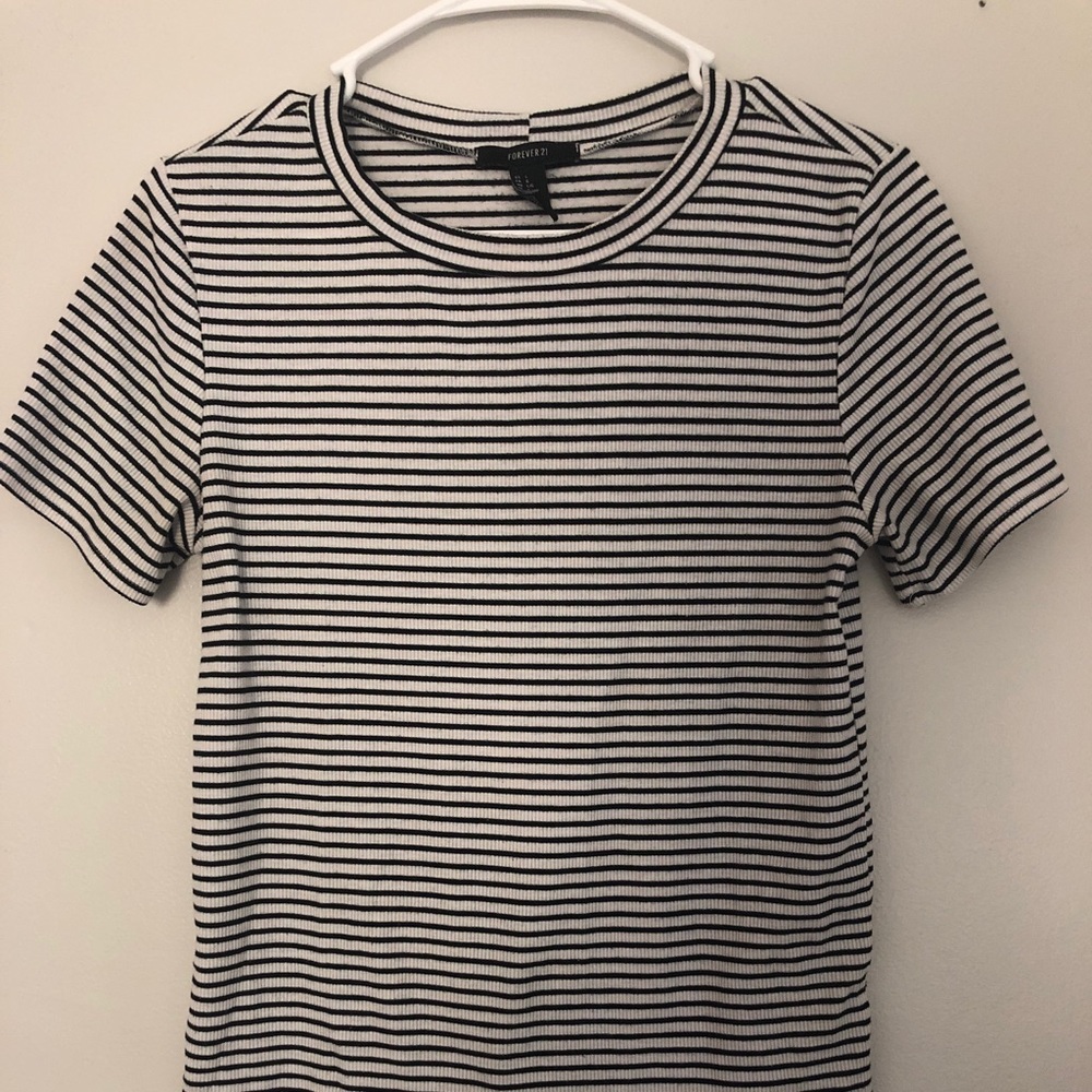 forever 21 simple balck and white striped shirt